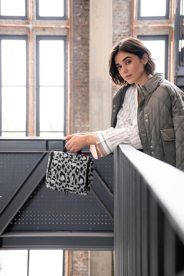 reisenthel Toiletbag XL Practical Toiletry Bag with Hook, Water-Repellent Material, Leo Nero, 28 cm, Toilet bag XL Leo Nero - Image 4