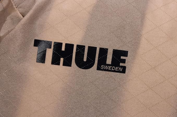 Thule Compression Packing Cube, Size Medium, Semitransparent Fabric, Easy to Pack, YKK Zippers - Image 10