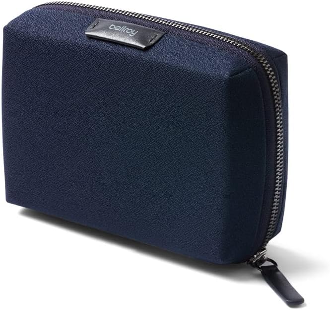 Bellroy Tech Kit Compact (charger, cables, mouse, powerbank, USB keys, dongles) - Navy by Unknown