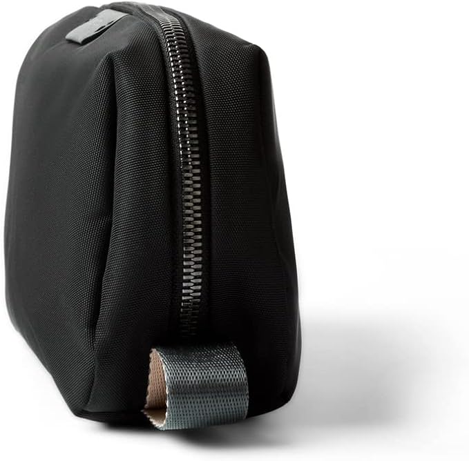 Bellroy Toiletry Kit (Unisex Toiletry Bag, Zipper Closure, Water-Resistant Lining, Toothbrush Sleeve with Magnetic Closure, Internal Mesh Pocket Organization) -Bronze - Image 4