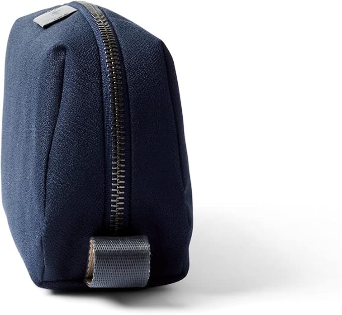 Bellroy Toiletry Kit (Unisex Toiletry Bag, Zipper Closure, Water-Resistant Lining, Toothbrush Sleeve with Magnetic Closure, Internal Mesh Pocket Organization) -Bronze - Image 4