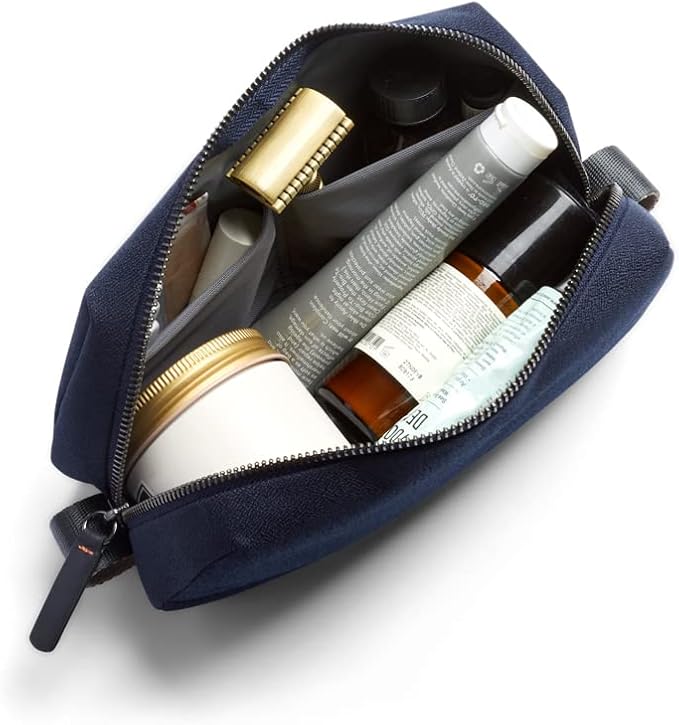 Bellroy Toiletry Kit (Unisex Toiletry Bag, Zipper Closure, Water-Resistant Lining, Toothbrush Sleeve with Magnetic Closure, Internal Mesh Pocket Organization) -Bronze - Image 2