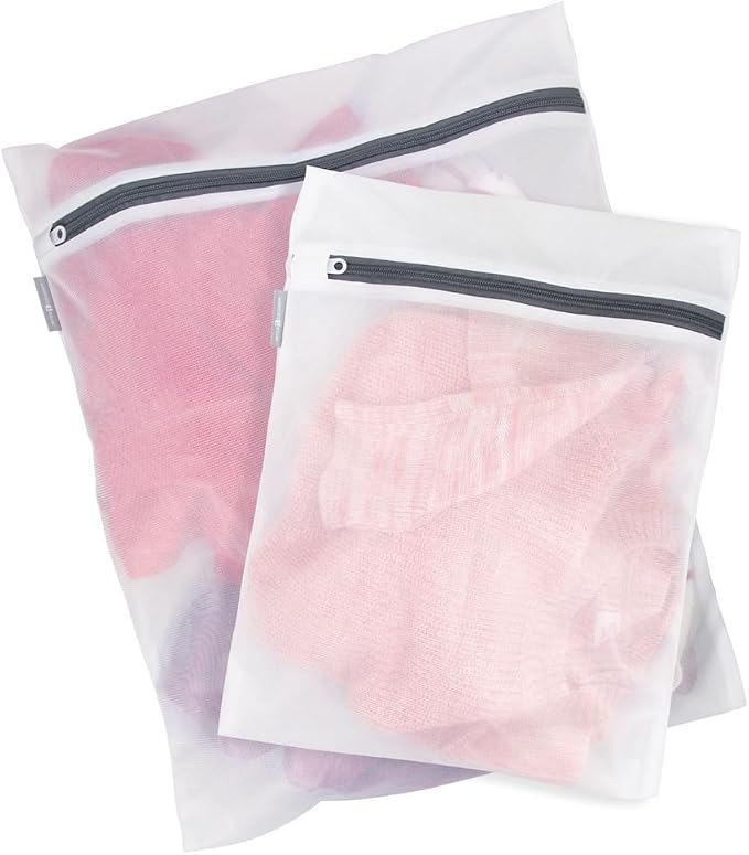 iDesign Mesh Laundry Bags with Built in Zipper for Cleaning Delicates– Set of 2, 1 Medium and 1 Large Bag, White - Image 4