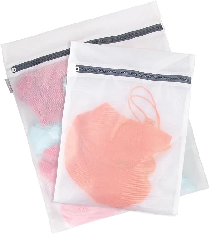 iDesign Mesh Laundry Bags with Built in Zipper for Cleaning Delicates– Set of 2, 1 Medium and 1 Large Bag, White - Image 5