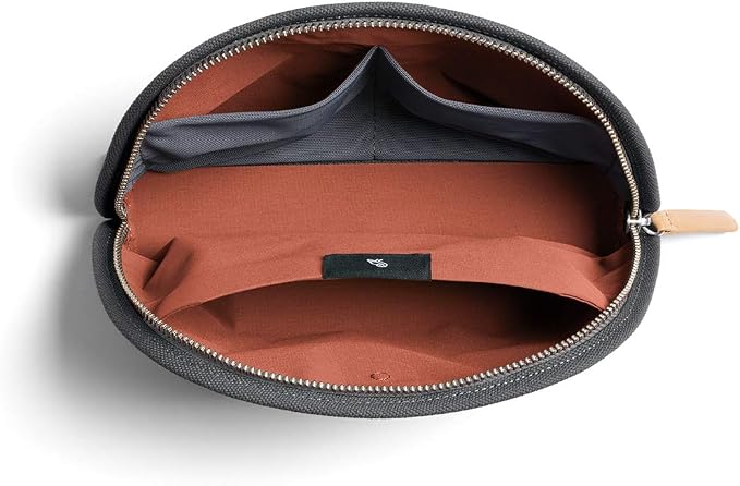 Bellroy Classic Pouch, Everyday kit, Leather and Woven Fabric (pens, Cables, Cosmetics, Personal Items) - Image 3