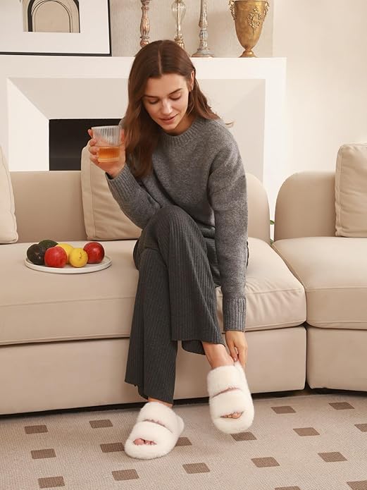 Chantomoo Women's Memory Foam Fuzzy Comfy Faux Fur House Shoes - Furry Bedroom Indoor Open Toe Slippers with Two Bands - Trendy Gift Slippers