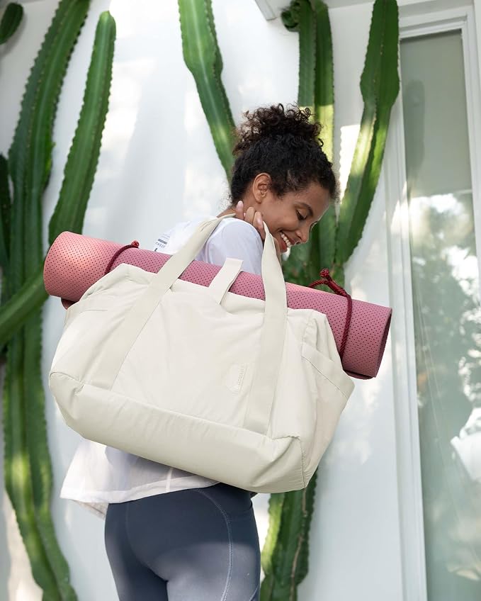 BAGSMART BAGSMART Gym Bag for Women, Carry on Weekender Overnight Bag, Travel Duffel Bags with Trolley Sleeve, Personal Item Travel Bag Tote Bag Workout Dance Bag(Light Beige-Large) - Image 3