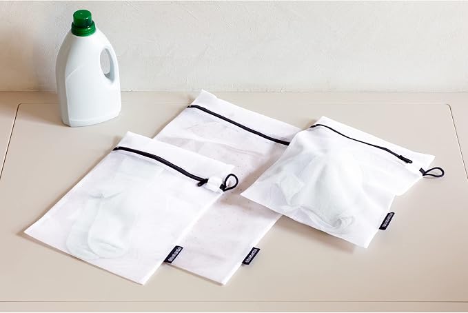 Brabantia 3-Pack Mesh Zip Up Laundry Bags (White) for Washing Machine Delicates, Face Masks, Socks, Bras (1 x Medium, 2 x Small) Organizer, Travel Bags - Image 5