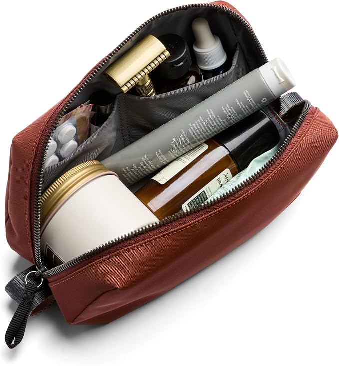 Bellroy Toiletry Kit (Unisex Toiletry Bag, Zipper Closure, Water-Resistant Lining, Toothbrush Sleeve with Magnetic Closure, Internal Mesh Pocket Organization) -Bronze - Image 2