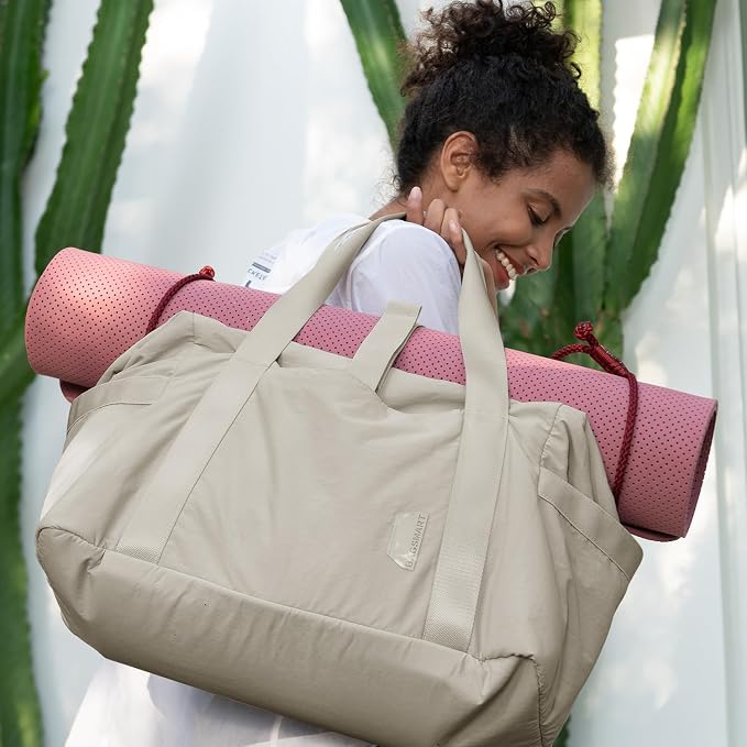 BAGSMART Gym Bag for Women, Carry on Weekender Overnight Bag, Travel Duffel Bags with Trolley Sleeve, Personal Item Travel Bag Tote Bag Workout Dance Bag, Beige-M - Image 3