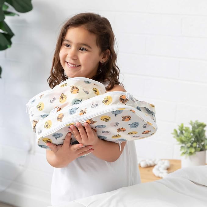 Bumkins Disney Packing Cubes for Travel Bag, Organize Luggage with Compression Bags, Essential Traveling Accessories, Pack Carry On Suitcase for Clothes or Toiletries, Set of 2 Sizes, Winnie the Pooh - Image 3