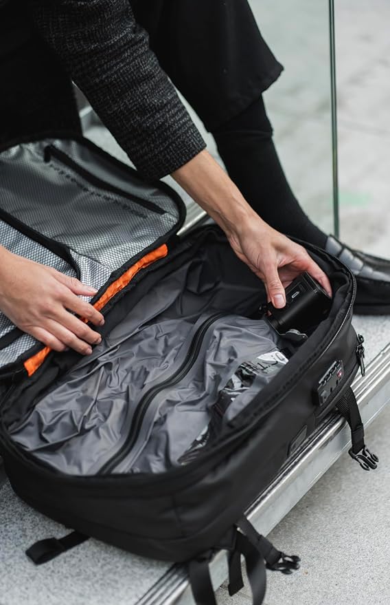 BlackVoyage Vortex Vacuum Seal Travel Backpack 60L Expandable Air Compression System Water Resistant TSA Lock Carry-On - Image 6