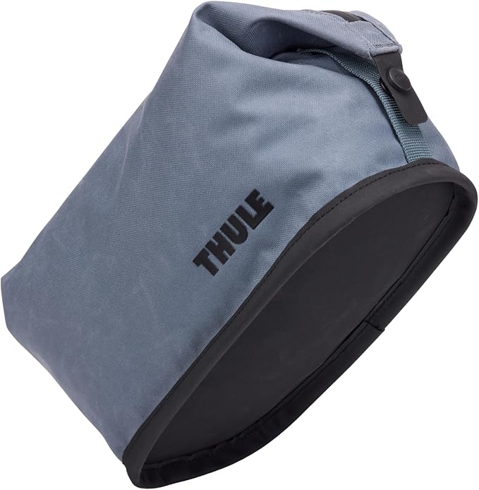 Thule Aion Toiletry Bag - Water-resistant bag for toiletries, makeup & shaving essentials - Removable liquids bag included - Easy to clean - Snap loop for easy hang - Waxed, PFC-free fabric - Image 3