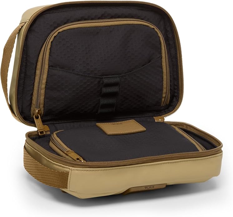 TUMI - Image 2
