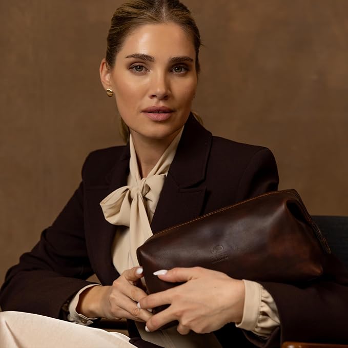 Time Resistance Leather Toiletry Bag - Italian Cosmetic Case Dopp Kit (Brown) - Image 3