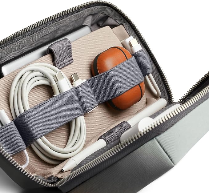 Bellroy Tech Kit (Tech Accessories Organizer Pouch, Zipper Closure Design, Stores Power Bank, Phone Charger, Cables & More, Internal) - Image 3