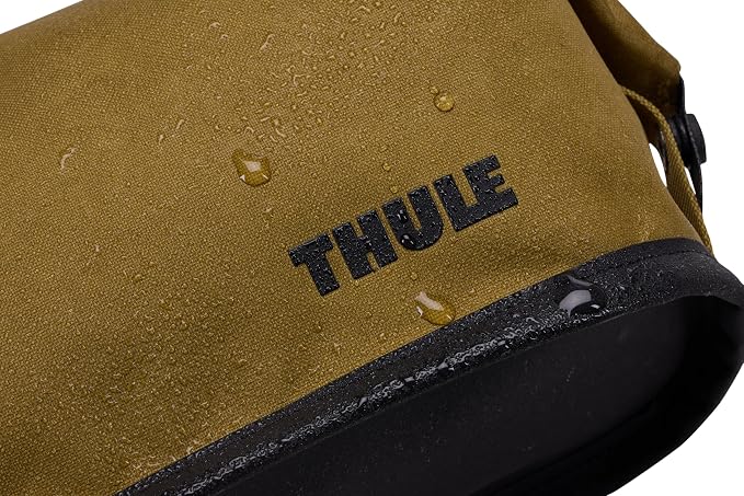 Thule Aion Toiletry Bag - Water-resistant bag for toiletries, makeup & shaving essentials - Removable liquids bag included - Easy to clean - Snap loop for easy hang - Waxed, PFC-free fabric - Image 13